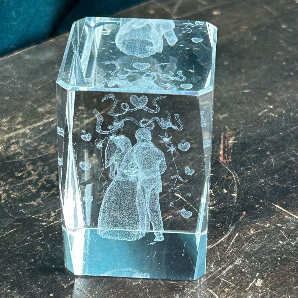 3D Laser-Etched Crystal Clear Paperweight Wedding Couple Doves Bride & Groom